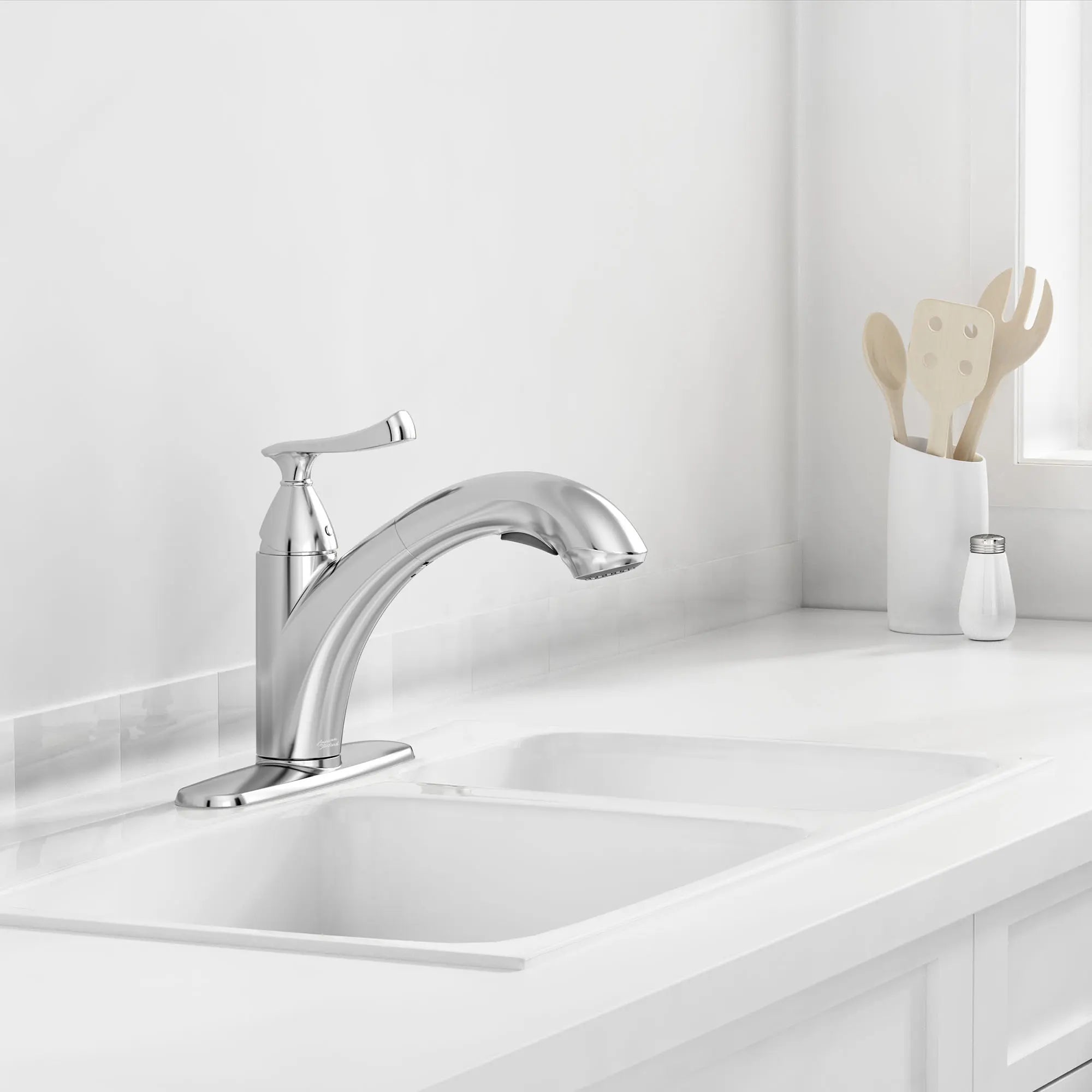 Chatfield® Single-Handle Pull-Out Kitchen Faucet — image 1
